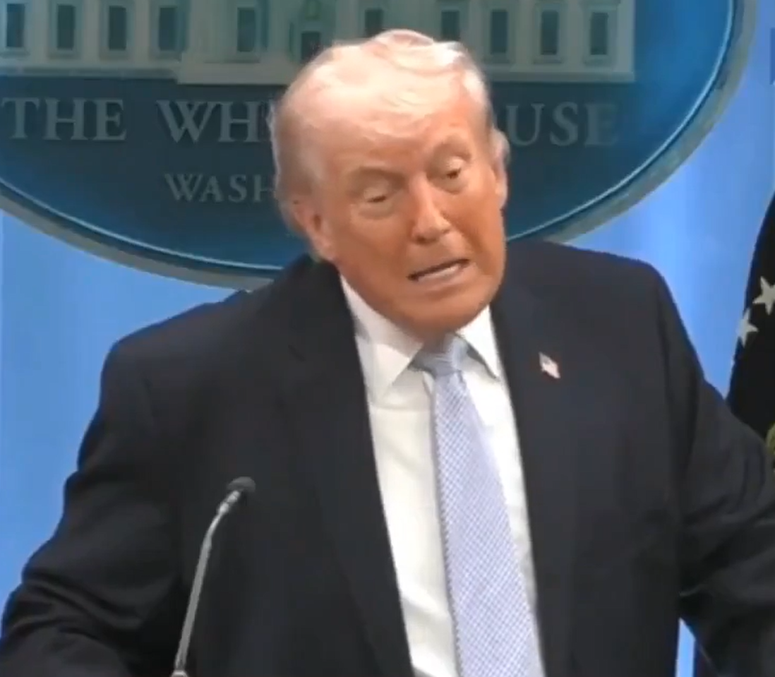 Trump dice qué en Irán tiran a los GAYS de edificios!